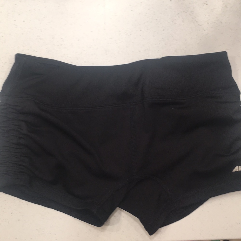 Black active wear bottoms 🖤